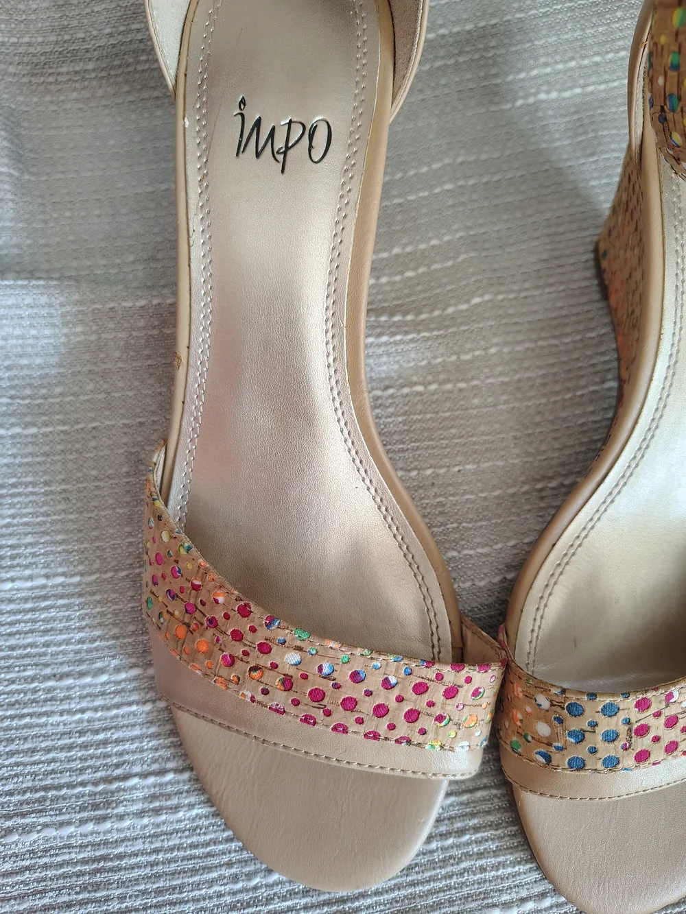 Impo Van Gogh Wedge Sandals Size 8 Nude Champagne Confetti Print Comfort